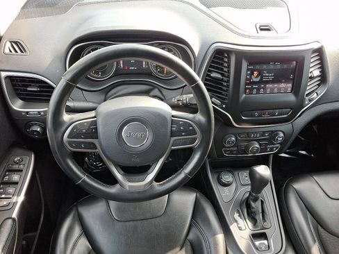 Used 2021 Jeep Cherokee Latitude Plus AWD/4WD image 12