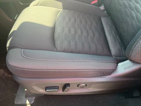 Used 2025 Nissan Pathfinder SV AWD/4WD image 18