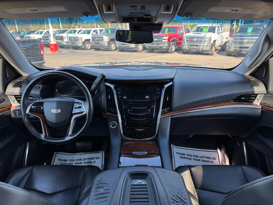 Used 2018 Cadillac Escalade Luxury AWD/4WD image 22