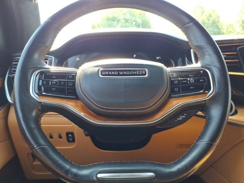 Used 2023 Jeep Grand Wagoneer Series III AWD/4WD image 28