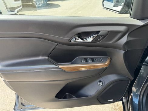 Used 2019 GMC Acadia SLE AWD/4WD image 11