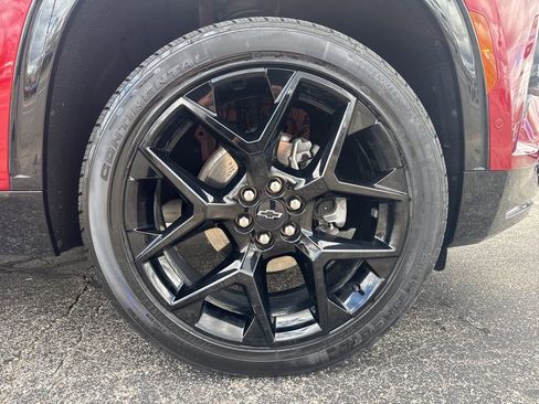 Used 2024 Chevrolet Traverse RS w/ LPO, Floor Liner Package AWD/4WD image 9