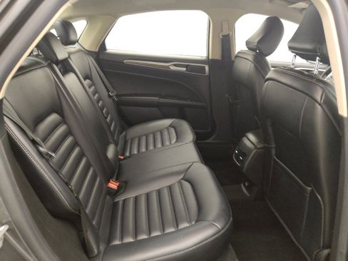 Used 2020 Ford Fusion SEL FWD image 19