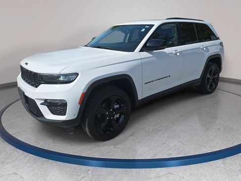 Used 2023 Jeep Grand Cherokee Limited w/ Luxury Tech Group II AWD/4WD image 1