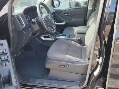 Used 2022 Nissan Frontier SV AWD/4WD image 17
