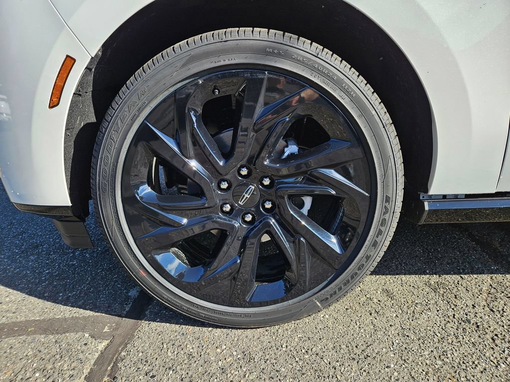 New 2027 Lincoln Navigator Reserve w/ Jet Appearance Package AWD/4WD image 9