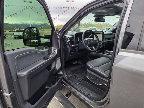 Used 2024 Ford F350 Lariat w/ Lariat Ultimate Package AWD/4WD image 19