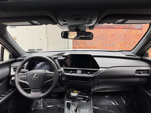 Used 2023 Lexus UX 250h F Sport AWD/4WD image 13