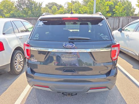 Used 2019 Ford Explorer XLT w/ Equipment Group 202A FWD image 6
