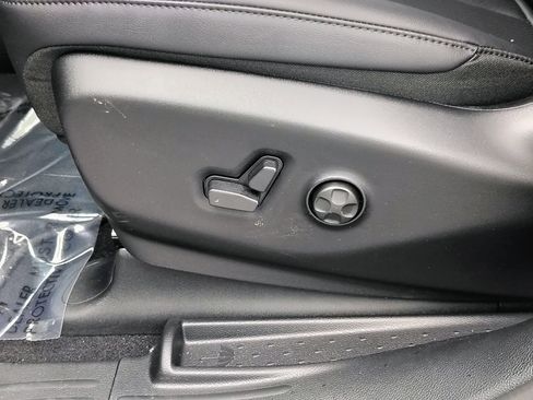 New 2026 Chrysler Pacifica Select FWD image 20