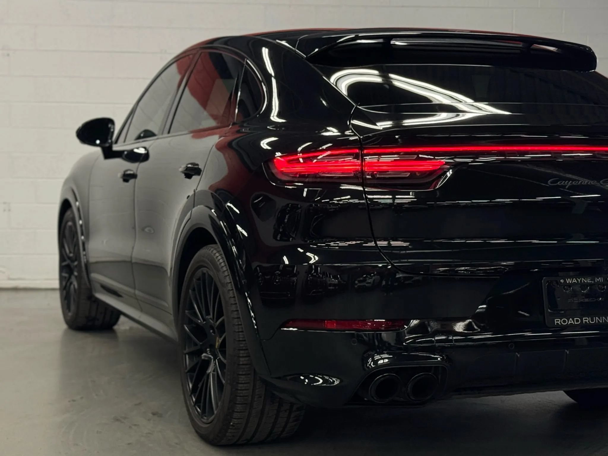 Used 2023 Porsche Cayenne GTS AWD/4WD image 6