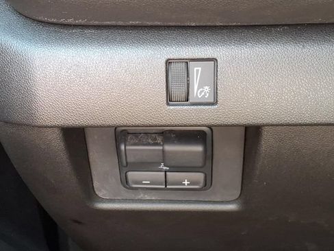 Used 2023 Chevrolet Colorado LT w/ LT Convenience Package III RWD image 21