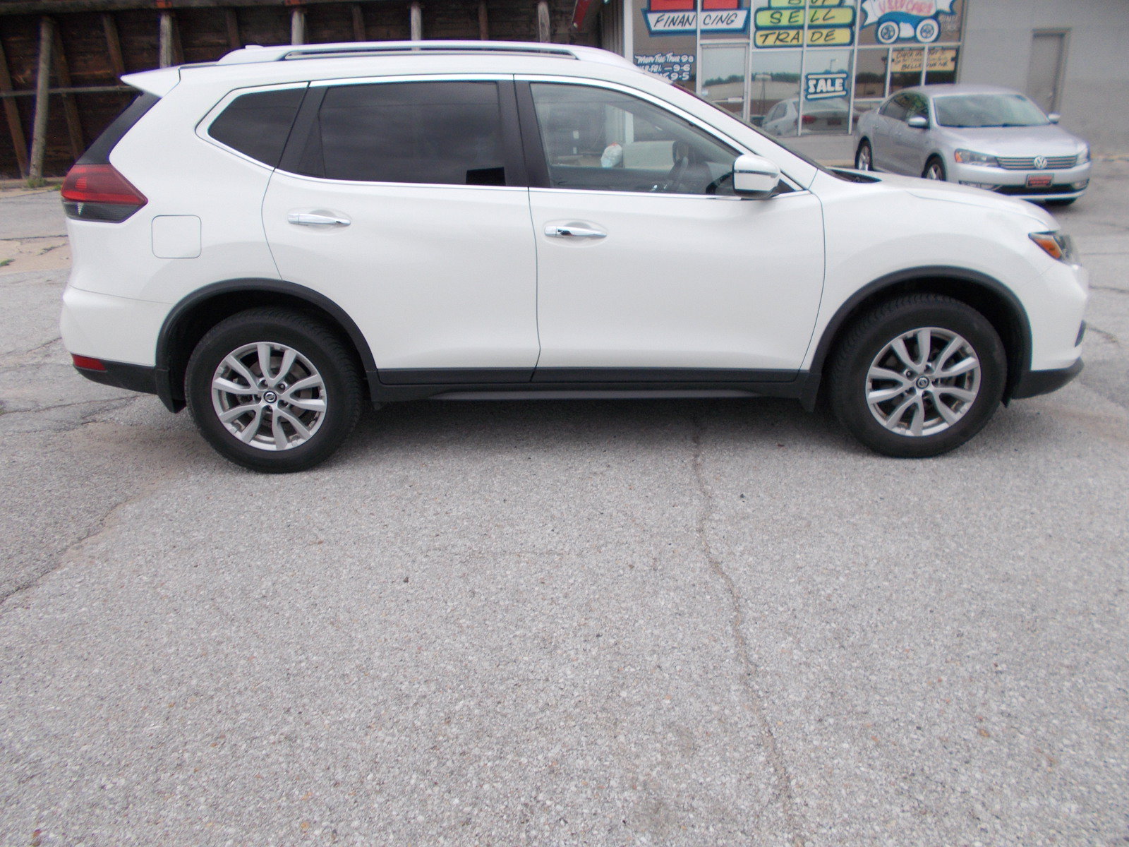 Used 2020 Nissan Rogue SV AWD/4WD image 4