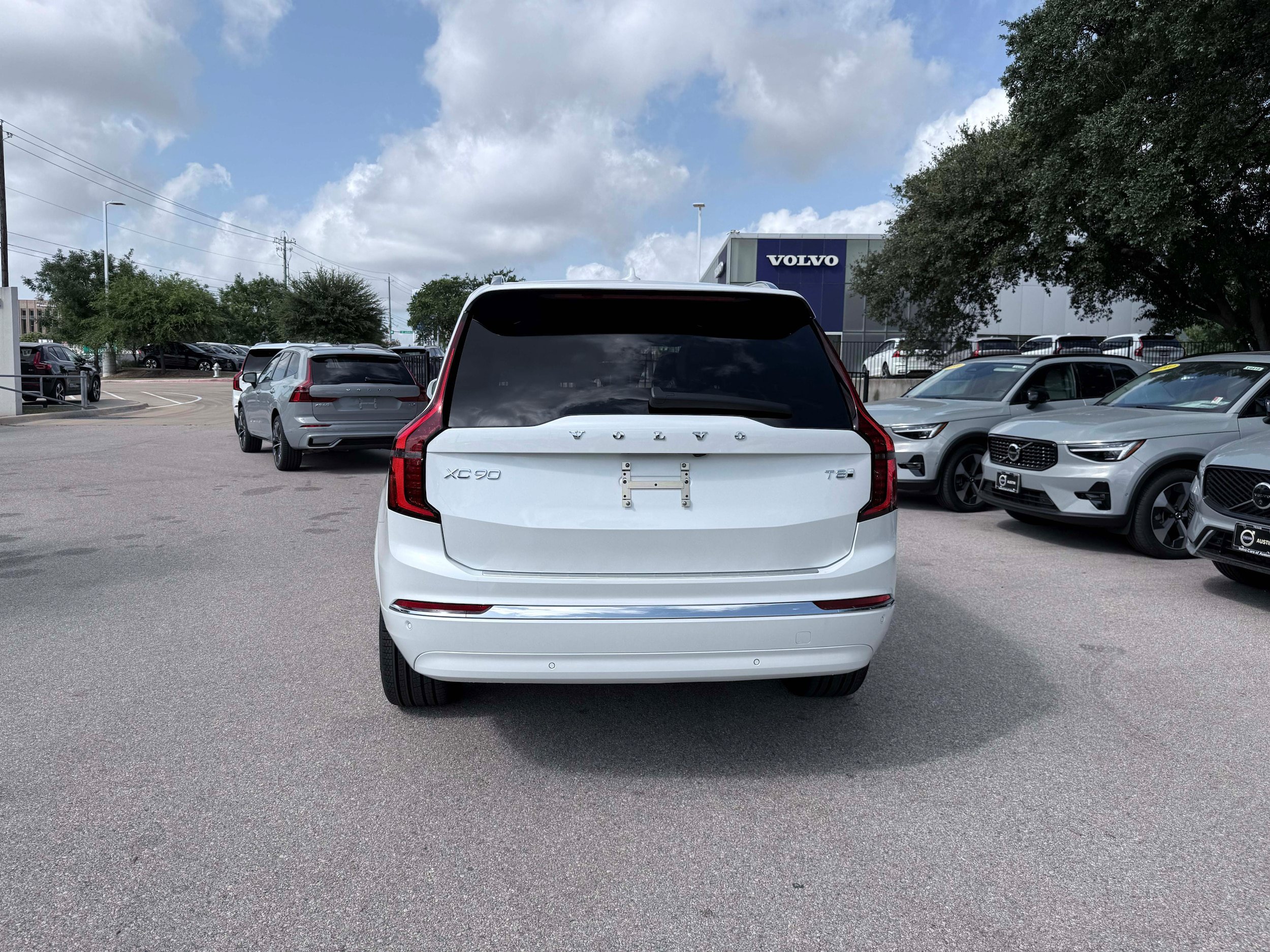 New 2026 Volvo XC90 T8 Plus w/ Protection Package Premier AWD/4WD image 5