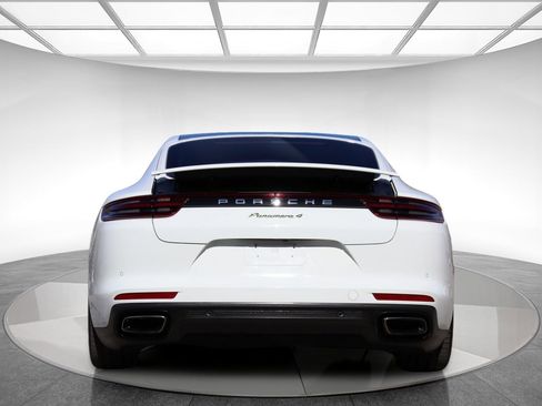 Used 2018 Porsche Panamera 4 w/ Premium Package Plus AWD/4WD image 7