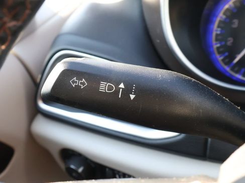 Used 2017 Chrysler Pacifica Touring-L Plus FWD image 19