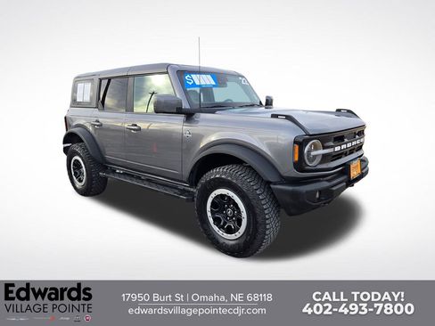 Used 2022 Ford Bronco Outer Banks w/ Sasquatch Package image 1