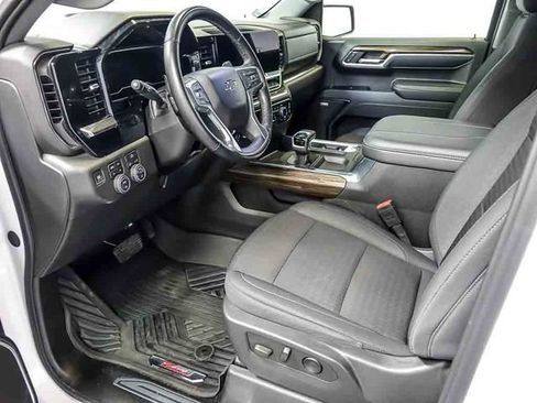 Certified 2024 Chevrolet Silverado 1500 RST w/ Convenience Package II AWD/4WD image 13
