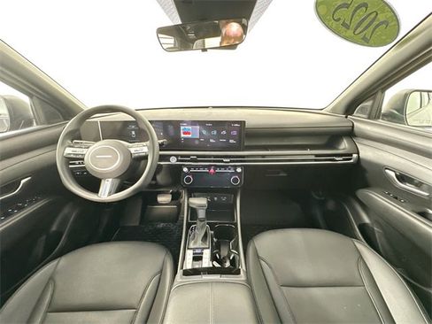 Used 2025 Hyundai Santa Cruz SEL image 3