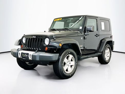Used 2010 Jeep Wrangler Sahara image 3