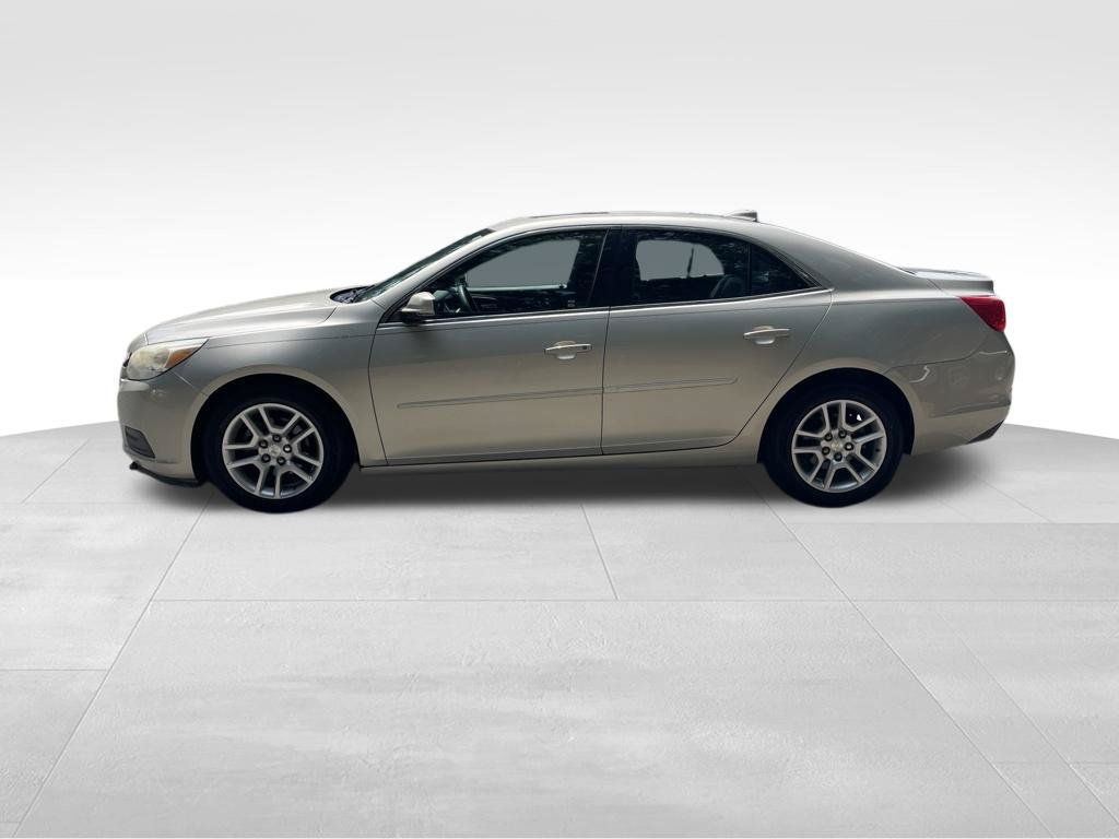 Used 2015 Chevrolet Malibu LT w/ Power Convenience Package FWD image 2