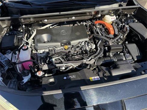 Certified 2023 Toyota RAV4 SE image 25