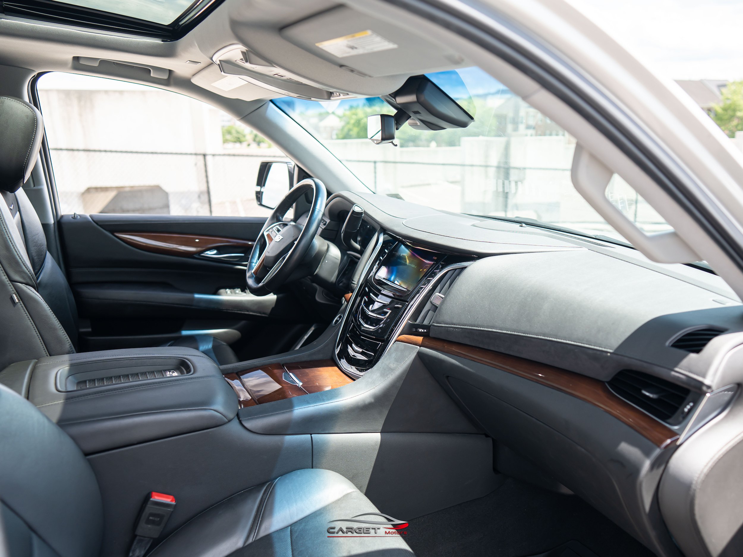 Used 2019 Cadillac Escalade ESV Premium Luxury AWD/4WD image 15