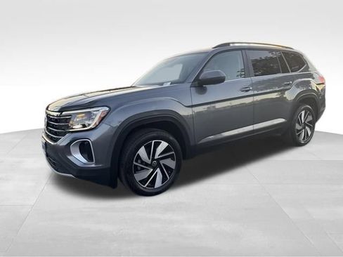Used 2025 Volkswagen Atlas SE image 1