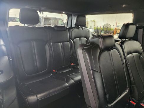 Used 2022 Jeep Wagoneer Series II AWD/4WD image 32