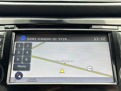 Used 2017 Nissan Rogue SV w/ SV Premium Package image 32