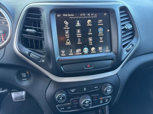 Used 2016 Jeep Cherokee Limited image 23