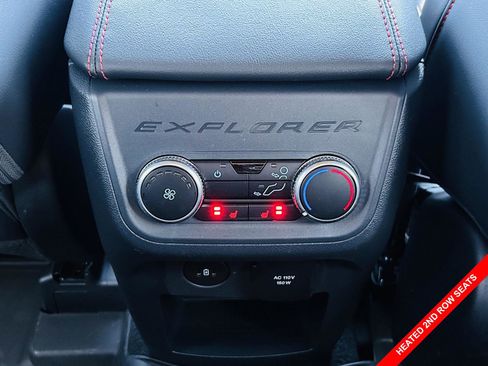 Used 2025 Ford Explorer ST-Line w/ Premium Package image 8