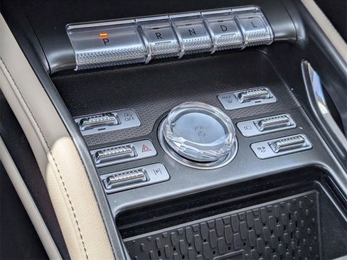 Certified 2025 Lincoln Nautilus Premier image 22