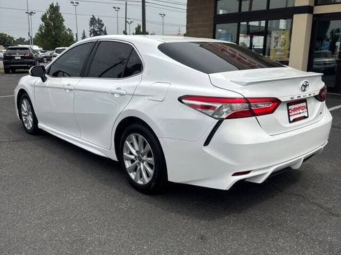 Used 2020 Toyota Camry SE FWD image 7