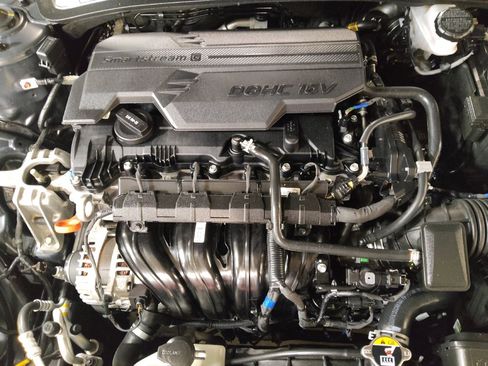 Used 2024 Hyundai Elantra SEL image 30