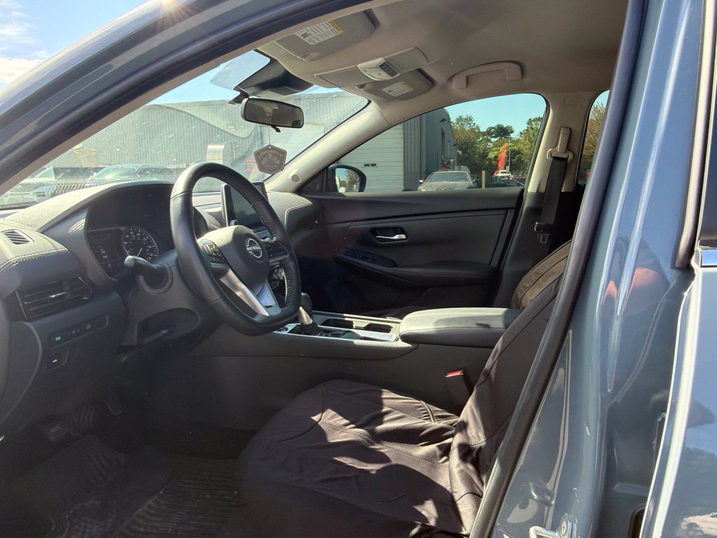 Used 2025 Nissan Sentra SV w/ All-Weather Package FWD image 12