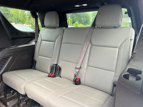 Used 2021 Chevrolet Tahoe LT w/ LT Signature Package RWD image 6