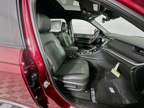 New 2026 Jeep Grand Cherokee L 4WD image 38