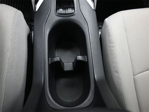 Used 2023 Toyota Corolla Cross LE image 31