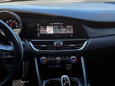 Used 2022 Alfa Romeo Giulia Veloce image 10