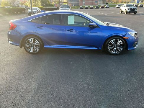 Used 2018 Honda Civic EX-T image 4