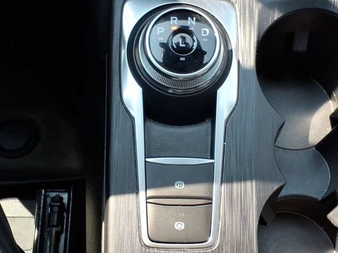 Used 2025 Ford Escape SE FWD image 19