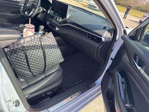 Used 2024 Nissan Altima 2.0 SR image 30