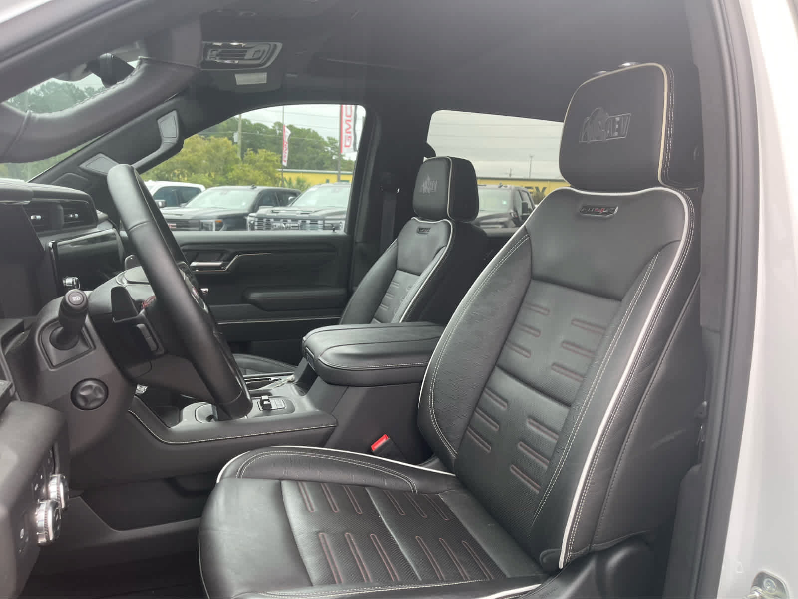 Used 2025 GMC Sierra 1500 AT4X w/ AT4X AEV Edition AWD/4WD image 12