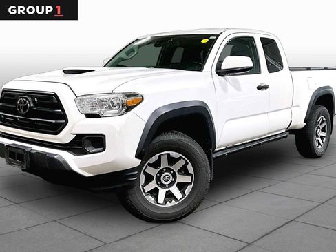 Used 2019 Toyota Tacoma SR AWD/4WD image 1