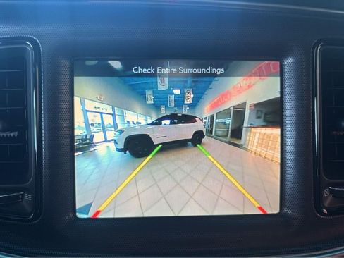 Used 2016 Dodge Challenger R/T Scat Pack w/ Leather Interior Group RWD image 28
