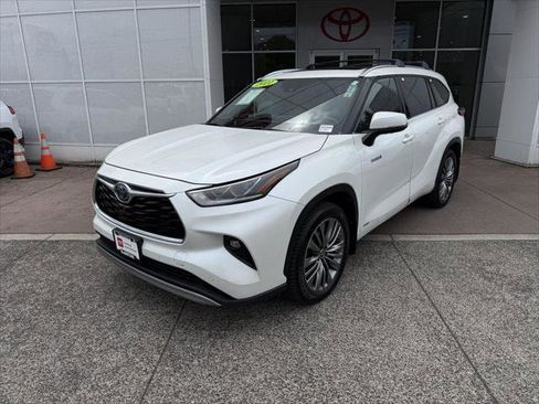 Certified 2021 Toyota Highlander Platinum AWD/4WD image 4