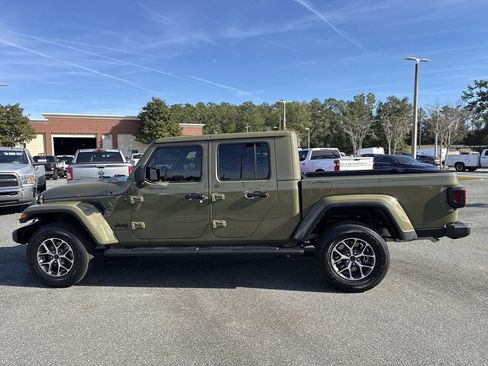 New 2025 Jeep Gladiator Sport AWD/4WD image 6