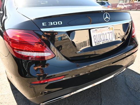 Used 2017 Mercedes-Benz E 300 image 16