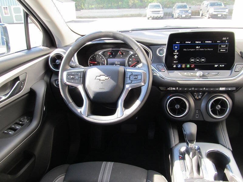 Used 2025 Chevrolet Blazer LT AWD/4WD image 5